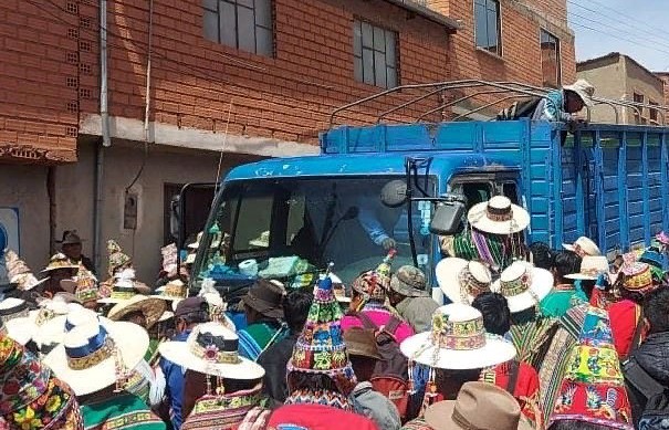 DEFENSORÍA DEL PUEBLO Y POLICÍA RESCATAN A DOS PERSONAS AMENAZADAS CON JUSTICIA POR MANO PROPIA EN POCOATA POTOSÍ