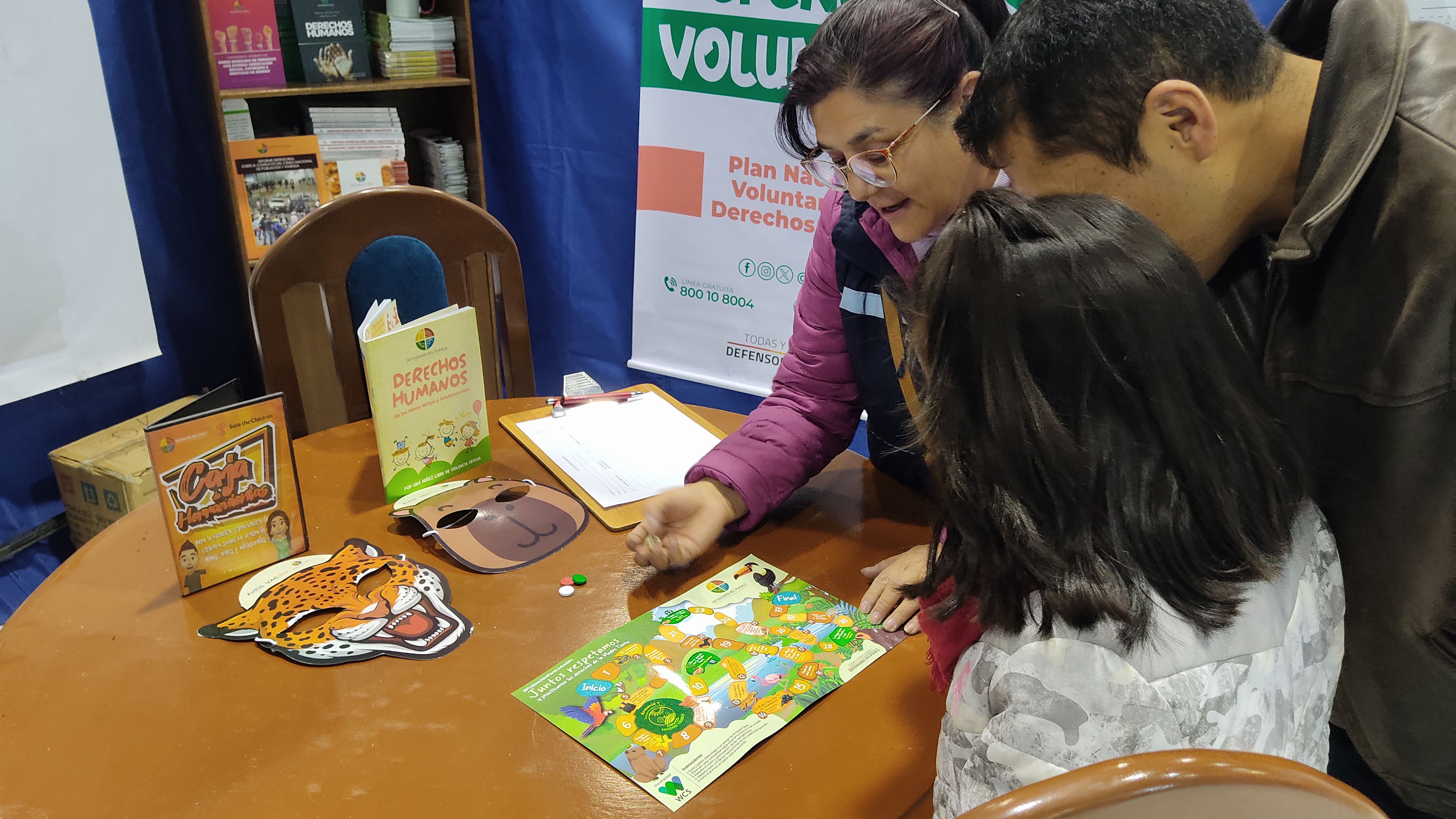 LA DEFENSORÍA DEL PUEBLO SE PRESENTA EN LA FEIPOBOL PARA PROMOVER LOS DERECHOS HUMANOS Y EL CUIDADO DEL MEDIOAMBIENTE