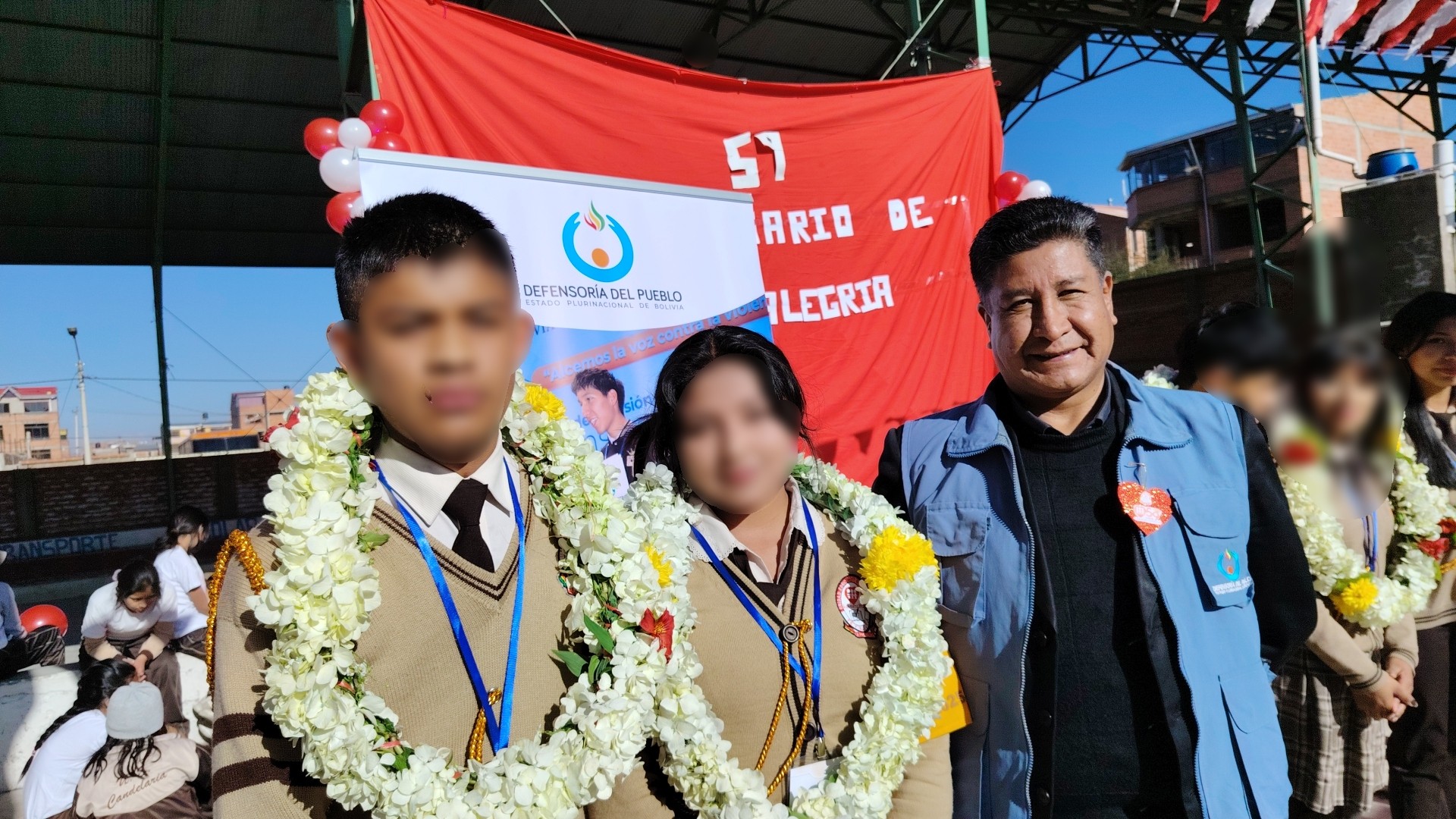 EL ALTO: DEFENSORÍA DEL PUEBLO ACOMPAÑA POSESIÓN DE LA DEFENSORA Y DEFENSOR ESTUDIANTIL DE LA UNIDAD EDUCATIVA CANDELARIA FE Y ALEGRÍA