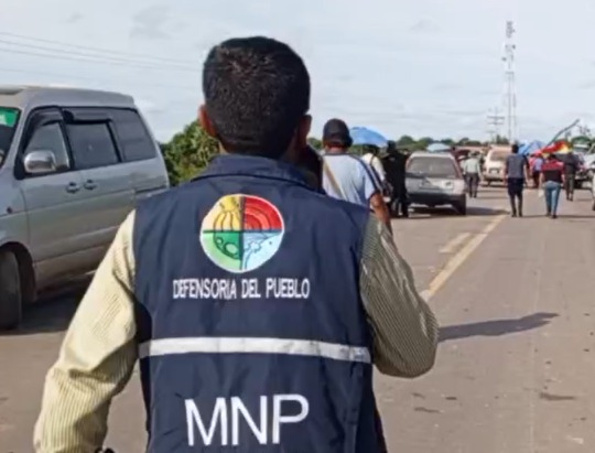 DEFENSORÍA DEL PUEBLO GESTIONA ATENCIÓN INTEGRAL PARA LOS FAMILIARES AFECTADOS TRAS LA CAÍDA DEL PUENTE EN SANTA ANA DE YACUMA