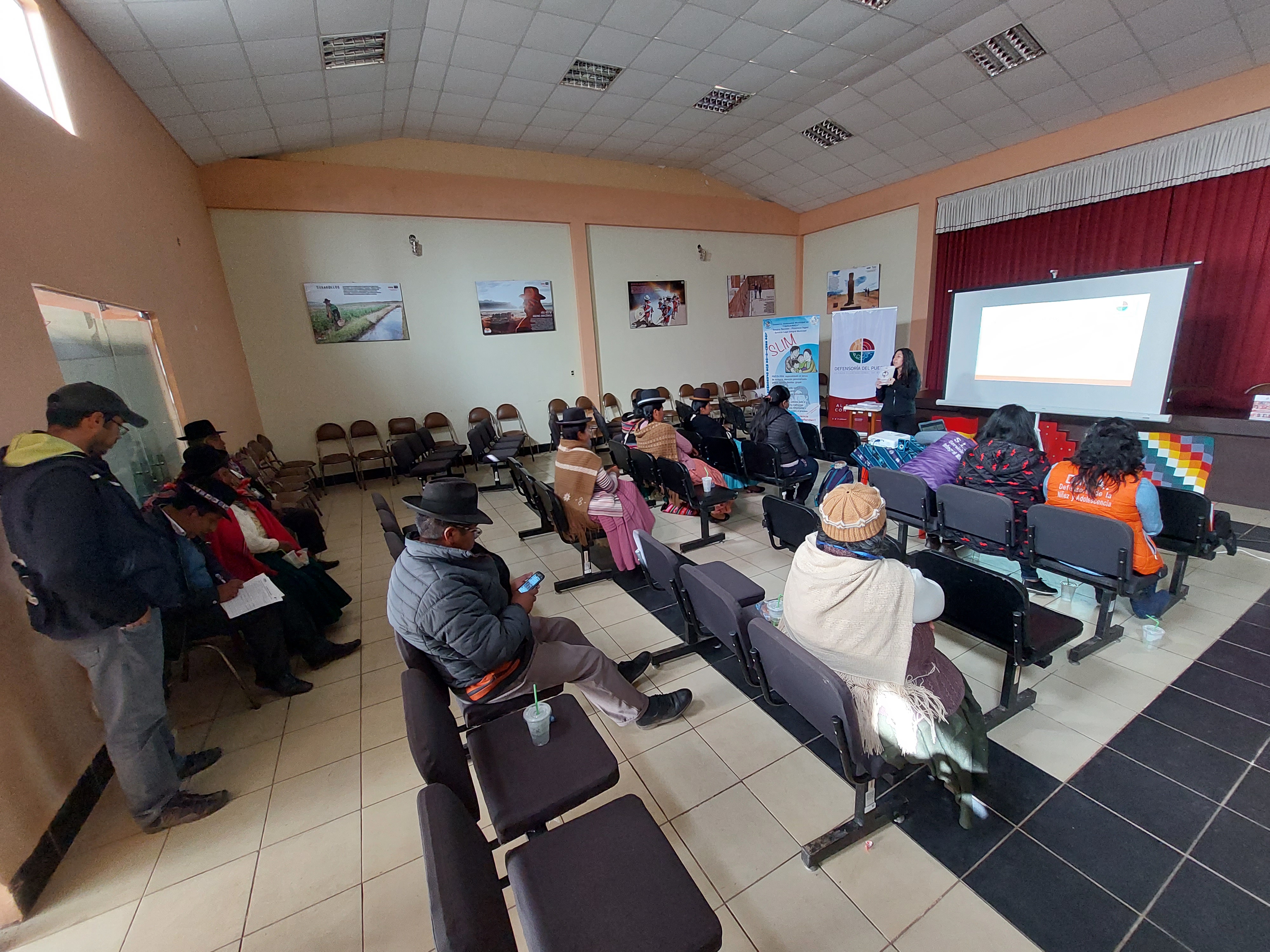 Defensoría del Pueblo realiza taller de fortalecimiento en la atención y protección en todo tipo de violencia en el Municipio Tiahuanacu