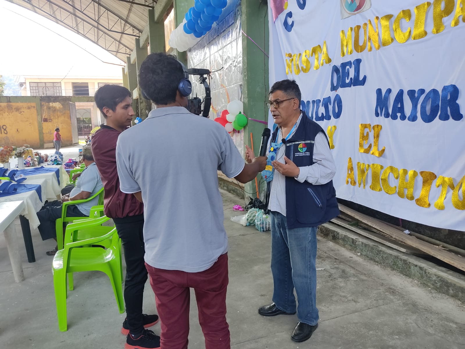 LA DEFENSORÍA DEL PUEBLO PARTICIPA DE LAS ACTIVIDADES POR EL DÍA DE LA DIGNIDAD DE LAS PERSONAS ADULTAS MAYORES EN VILLA TUNARI