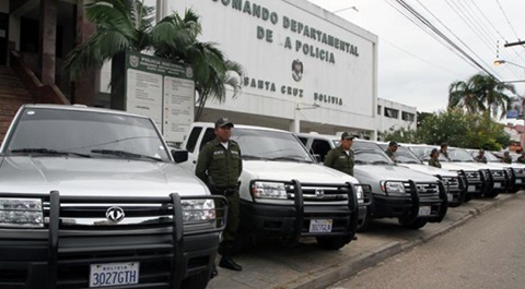 Defensoría del Pueblo repudia la detención ilegal de una mujer por efectivos policiales en Santa Cruz