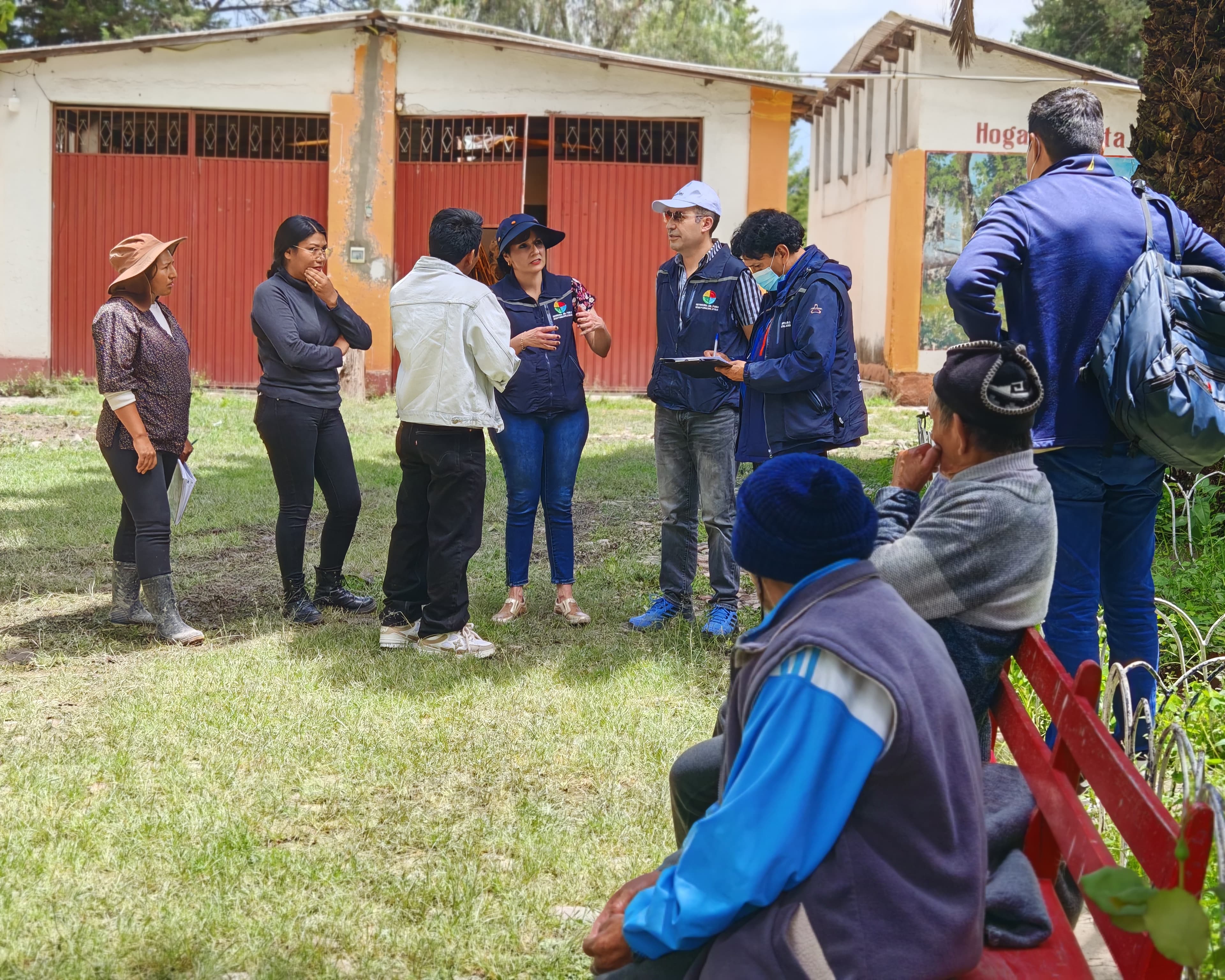 DEFENSORÍA DEL PUEBLO VERIFICA LA ATENCIÓN INTEGRAL A PERSONAS ADULTAS MAYORES DE CARAMARCA TRAS INUNDARSE POR LAS LLUVIAS