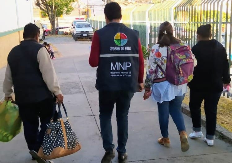 En Chuquisaca, Defensoría del Pueblo garantiza que adolescente embarazada, víctima de agresión sexual acceda al seguro a corto plazo a través de la Caja Nacional de Salud