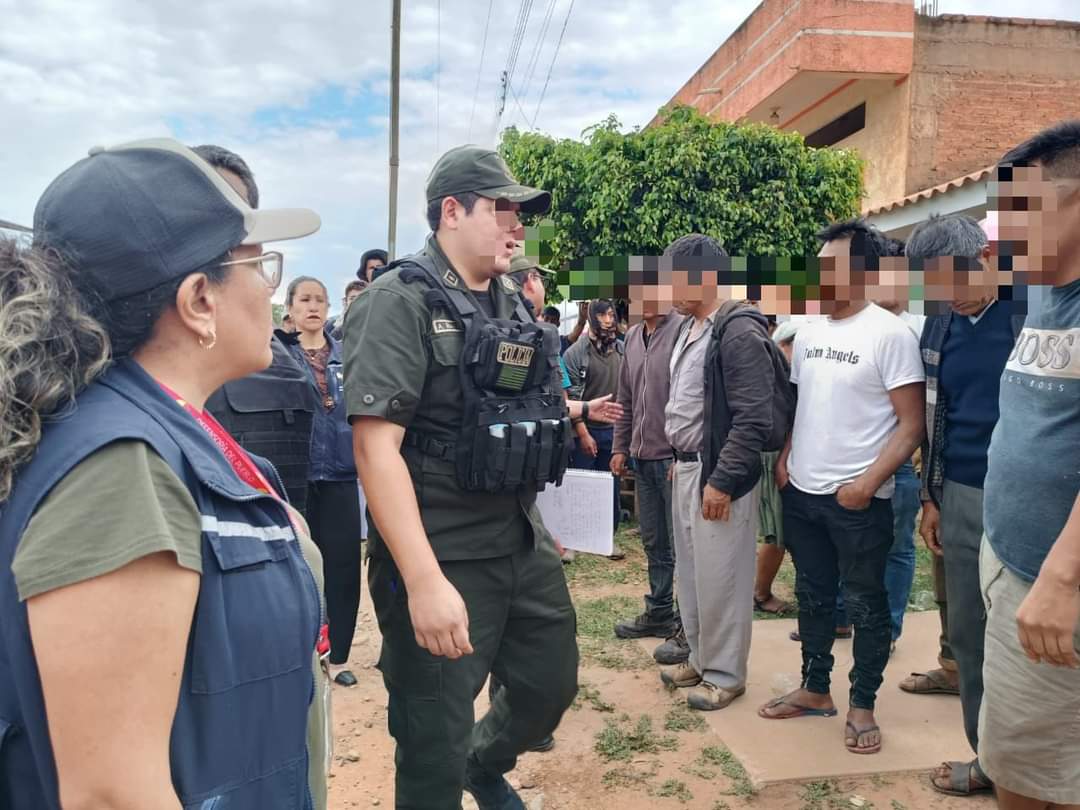 DEFENSORÍA DEL PUEBLO EN SANTA CRUZ SOSTIENE DIÁLOGO CON COMUNARIOS DEL MUNICIPIO DE MAIRANA PARA EVITAR ESCALADA DE VIOLENCIA