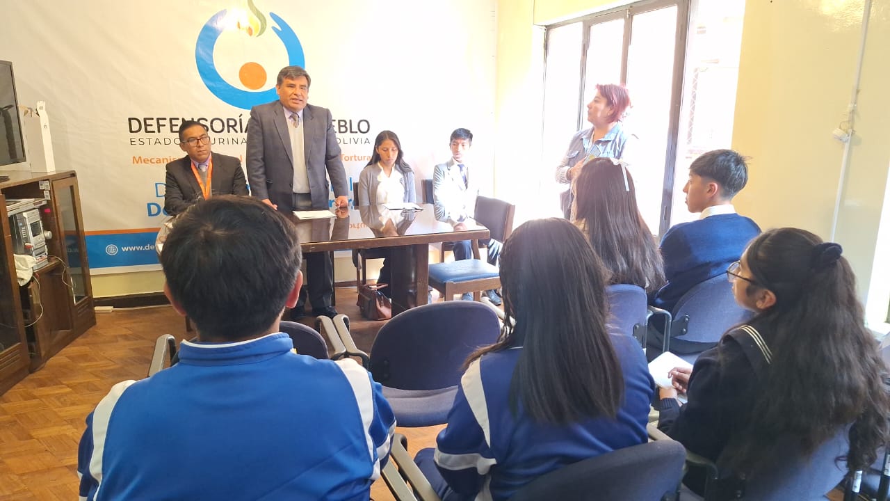 DEFENSORÍA DEL PUEBLO DE ORURO IMPULSA EL CONOCIMIENTO DE DERECHOS Y DEBERES ADOLESCENTES CON CONCURSO DE VIDEOS INTERCOLEGIAL 2025