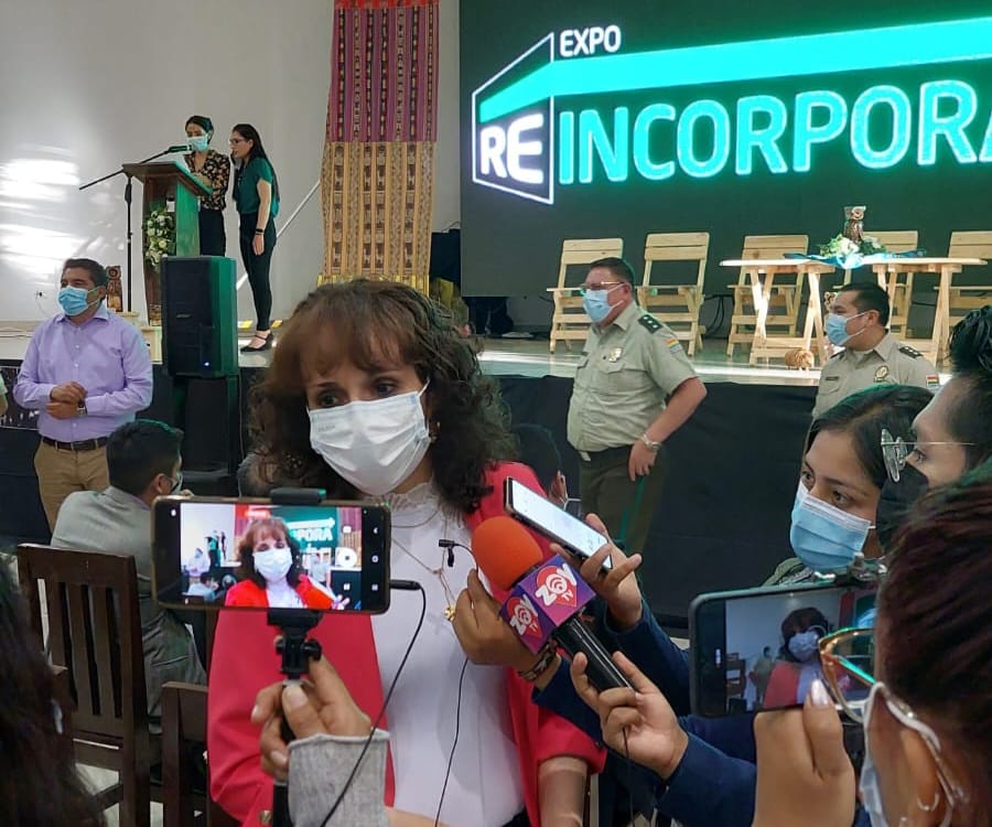 LA DEFENSORÍA DEL PUEBLO PARTICIPA DE LA FERIA PRODUCTIVA DE RECINTOS PENITENCIARIOS, EXPO REINCORPORA 2022