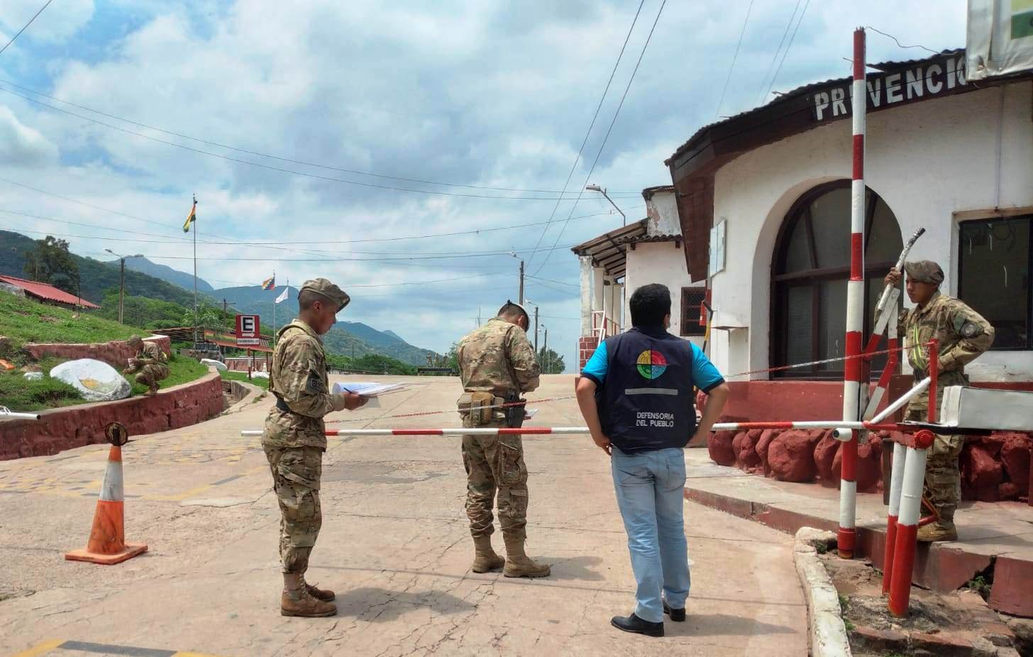 DEFENSORÍA DEL PUEBLO EXIGE ESCLARECIMIENTO DE LA MUERTE DE UN OFICIAL DE EJÉRCITO EN LA ESCUELA DE CÓNDORES DE SANANDITA