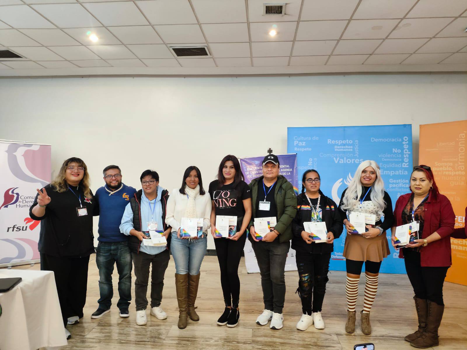 CON UN LLAMADO A LA UNIDAD, UNA AGENDA DE DERECHOS HUMANOS Y LA CONFORMACIÓN DE TRES COMITÉS PARA INCIDIR EN NORMATIVA Y POLÍTICA PÚBLICA, CONCLUYE EL ‘ENCUENTRO PLURINACIONAL POR LOS DDHH DE LA POBLACIÓN LGBTI+’