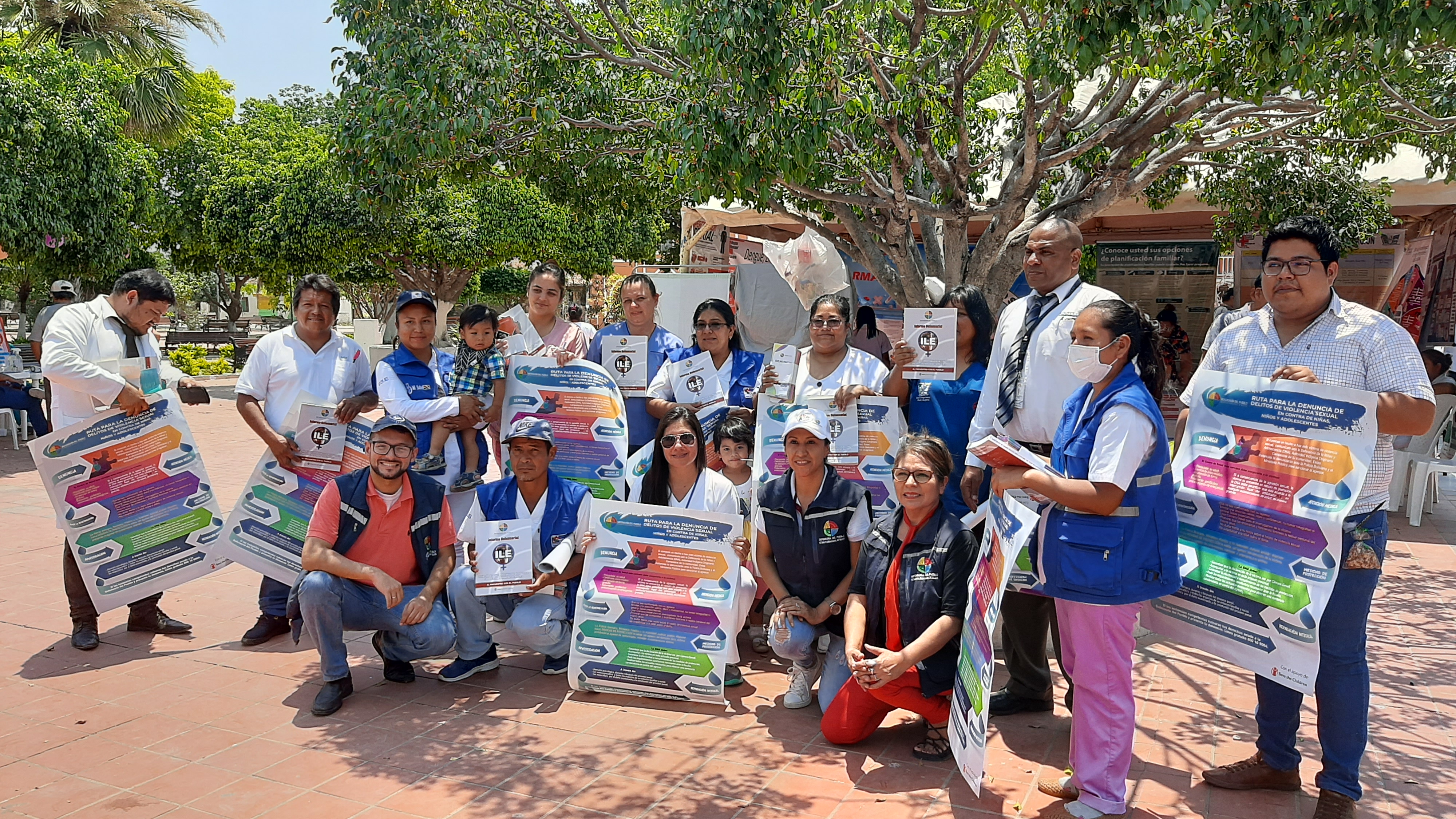 LA DEFENSORIA DEL PUEBLO EN PUERTO SUAREZ PARTICIPA EN LA FERIA DE SALUD INTEGRAL Y ENTREGA MATERIAL DE DIFUSION SOBRE VIOLENCIA SEXUAL