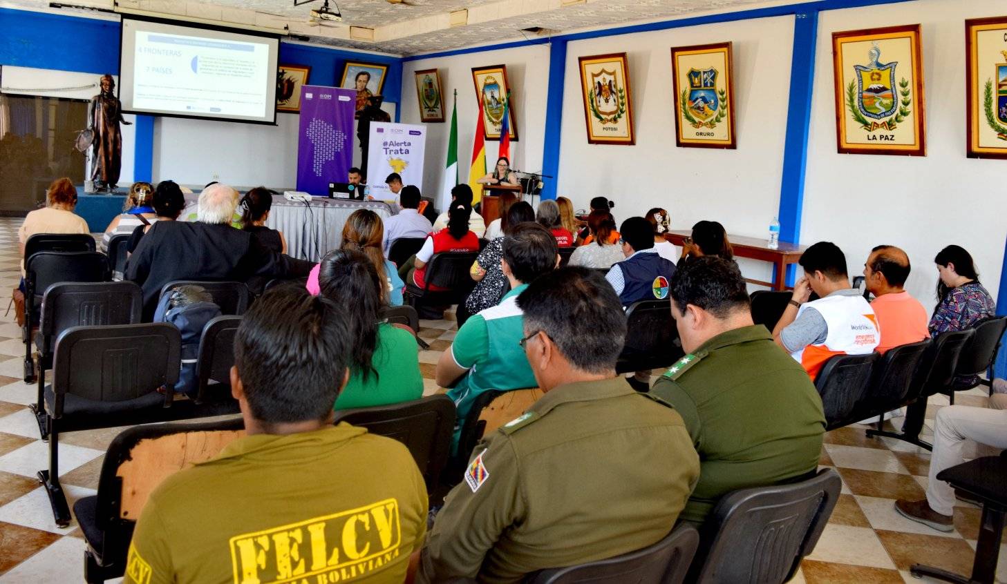 DEFENSORIA DEL PUEBLO PARTICIPA EN SOCIALIZACIÓN DE PROYECTO EN APOYO A VÍCTIMAS DE TRATA Y TRÁFICO DE PERSONAS EN PUNTOS FRONTERIZOS DE DESAGUADERO Y BERMEJO