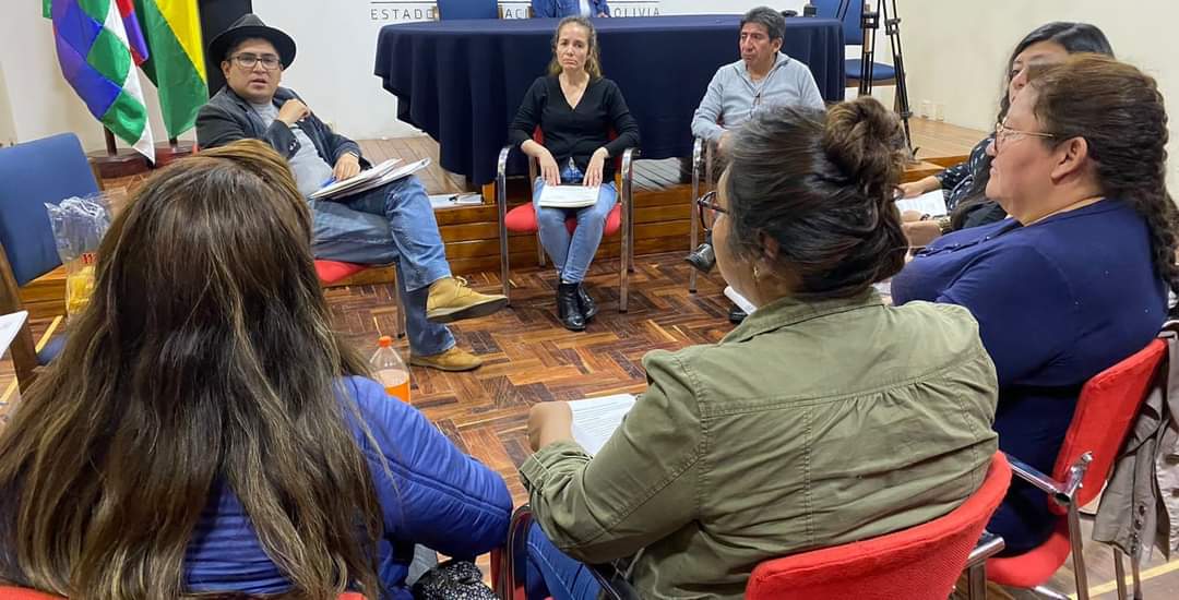 Defensoría del Pueblo socializa el Plan de Acción Defensorial con la Organización de Trabajadoras Nocturnas de Bolivia