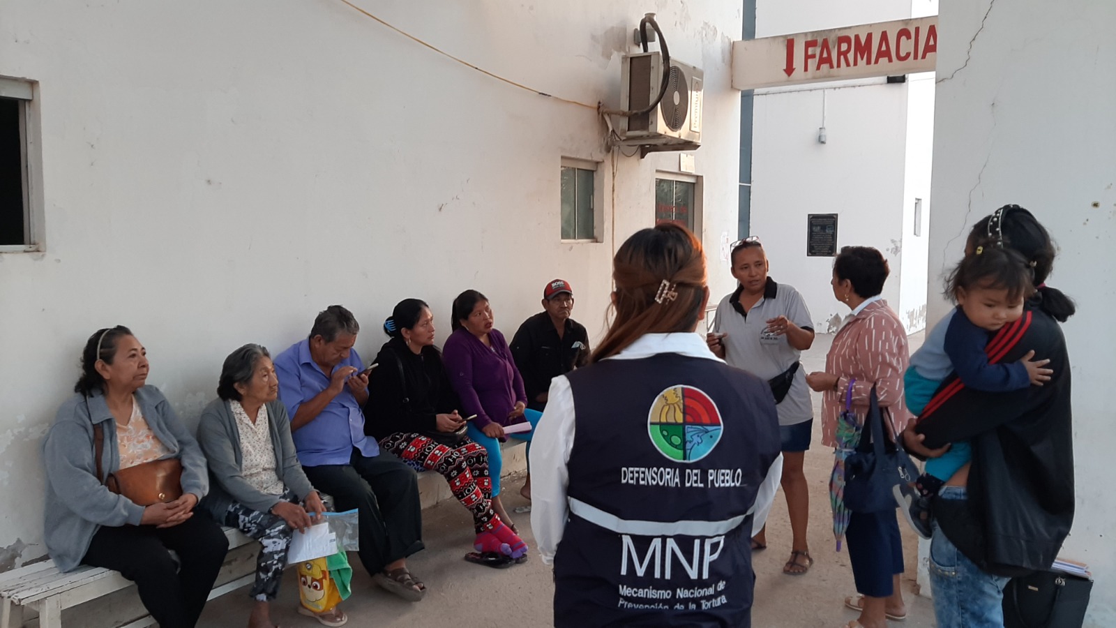 DEFENSORÍA DEL PUEBLO CONSTATA QUE NO SE RESPETA EL TRATO PREFERENTE A LAS PERSONAS ADULTAS MAYORES EN EL HOSPITAL SAN JUAN DE DIOS DE PUERTO SUÁREZ