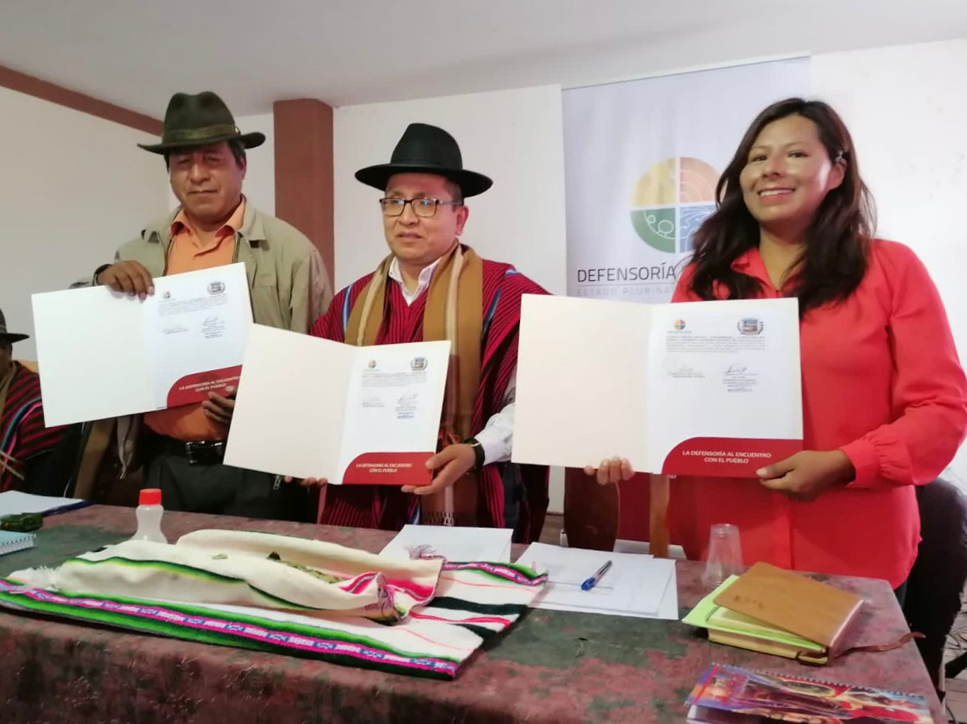 Defensoría del Pueblo y Gobierno Autónomo Municipal de Collana suscriben convenio para fortalecer la protección de derechos humanos de esa población