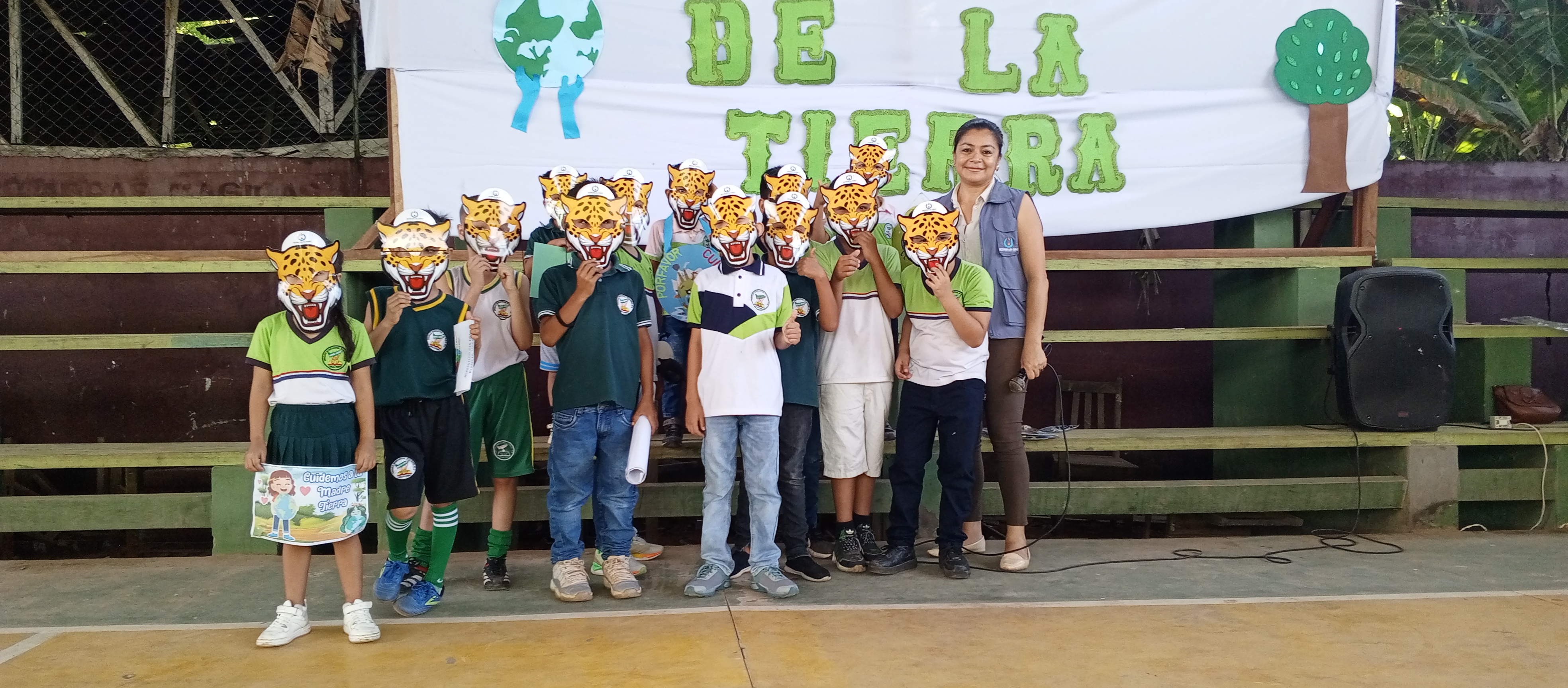DEFENSORÍA DEL PUEBLO CONMEMORA EL DÍA INTERNACIONAL DE LA MADRE TIERRA CON ACTIVIDADES LÚDICAS Y SENSIBILIZACIÓN, EN LA UNIDAD EDUCATIVA EBEN-EZER