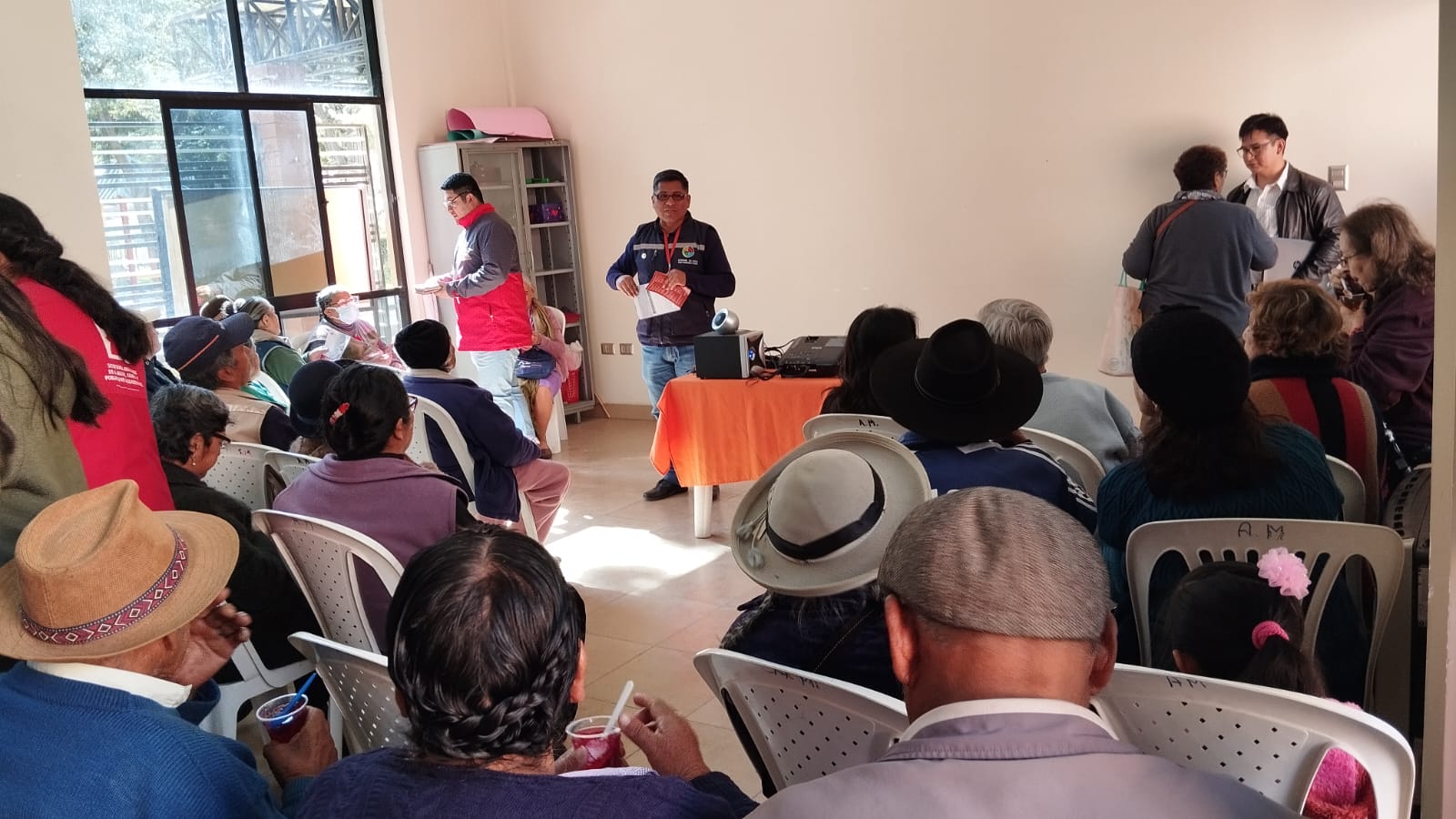 DEFENSORÍA DEL PUEBLO EN TARIJA CAPACITÓ A 50 PERSONAS ADULTAS MAYORES PARA LA PROTECCIÓN Y PROMOCIÓN DE SUS DERECHOS HUMANOS