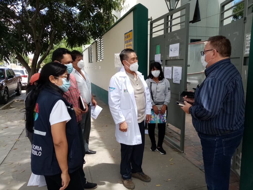 DEFENSORÍA DEL PUEBLO VERIFICA LA ETAPA DE VACUNACIÓN ANTICOVID EN CENTRO DE SALUD DE SARCOBAMBA