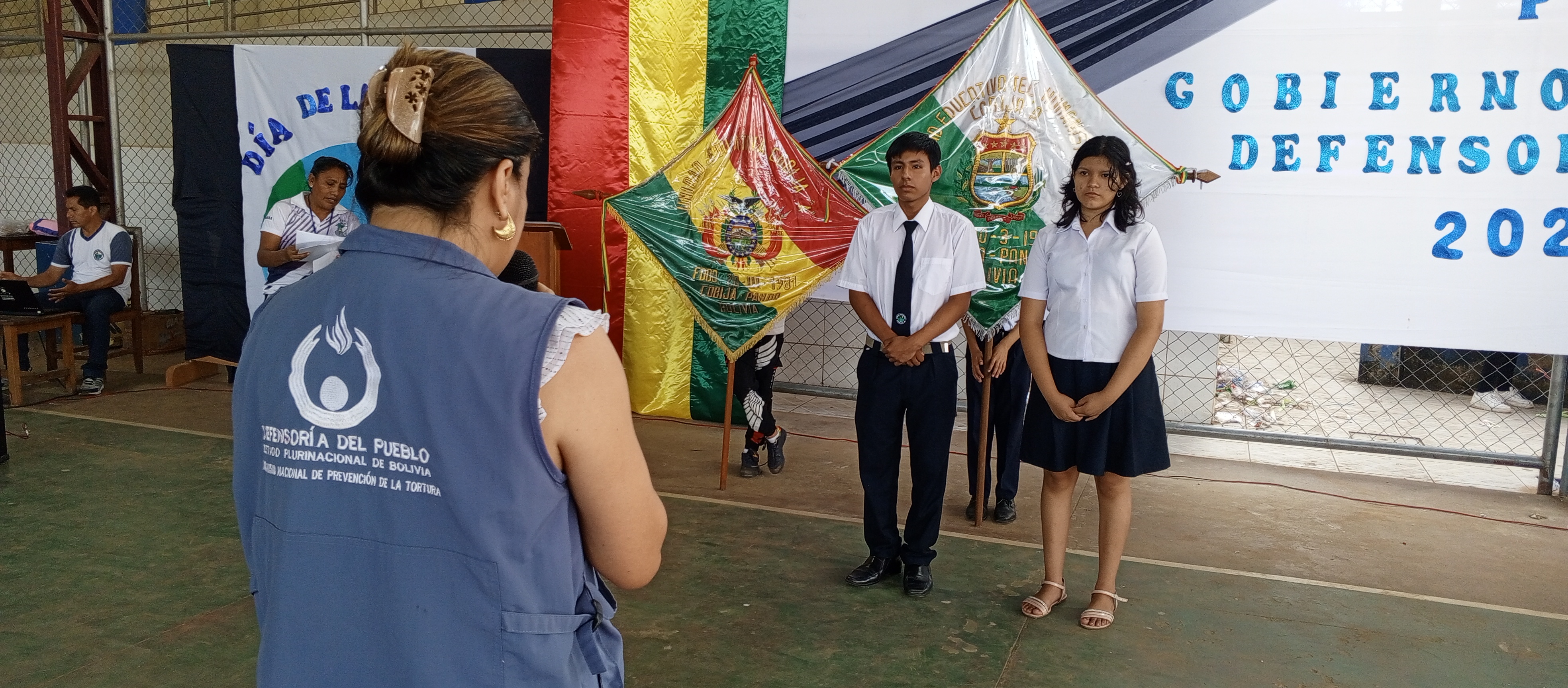 DEFENSORÍA DEL PUEBLO ACREDITA ELECCIÓN DEMOCRÁTICA DE DEFENSOR Y DEFENSORA ESTUDIANTIL DE LA UNIDAD EDUCATIVA COBIJA A