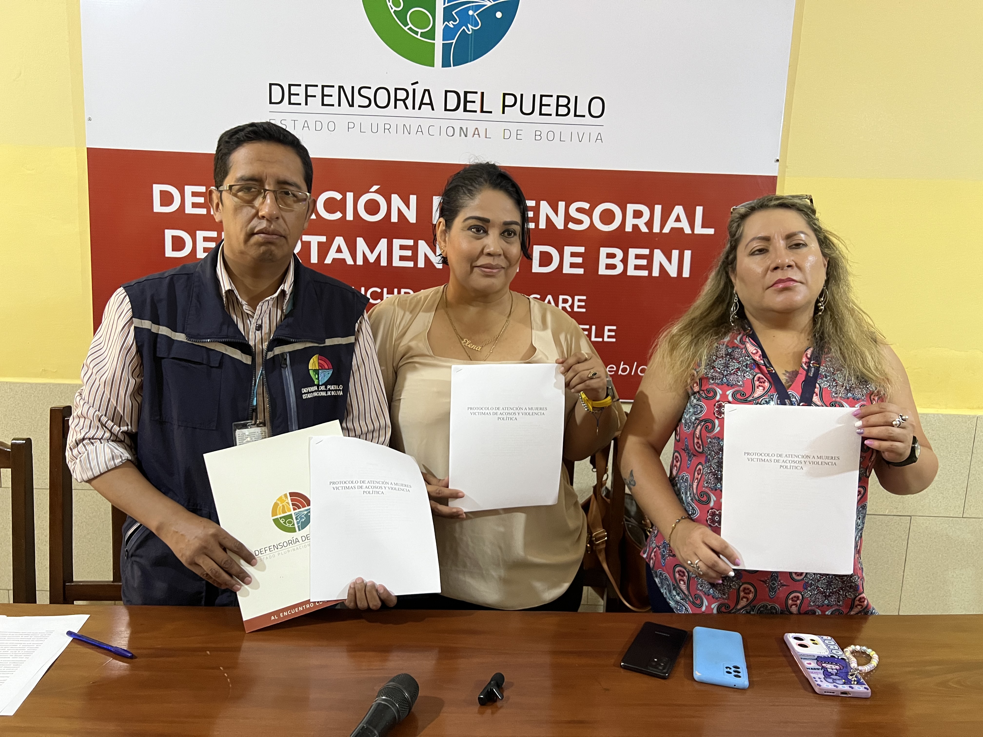 DEFENSORIA DEL PUEBLO PRESENTA PROTOCOLO DE ATENCIÓN A VÍCTIMAS DE ACOSOS Y VIOLENCIA POLÍTICA HACI LAS MUJERES