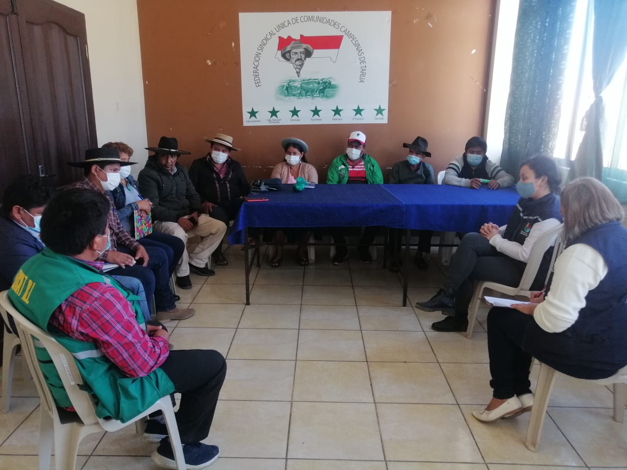 DEFENSORÍA DEL PUEBLO Y FEDERACIÓN DE COMUNIDADES CAMPESINAS DE TARIJA ACUERDAN ACCIONES PARA REFORZAR DIFUSIÓN DEL PROCESO DE VACUNACIÓN CONTRA LA COVID-19