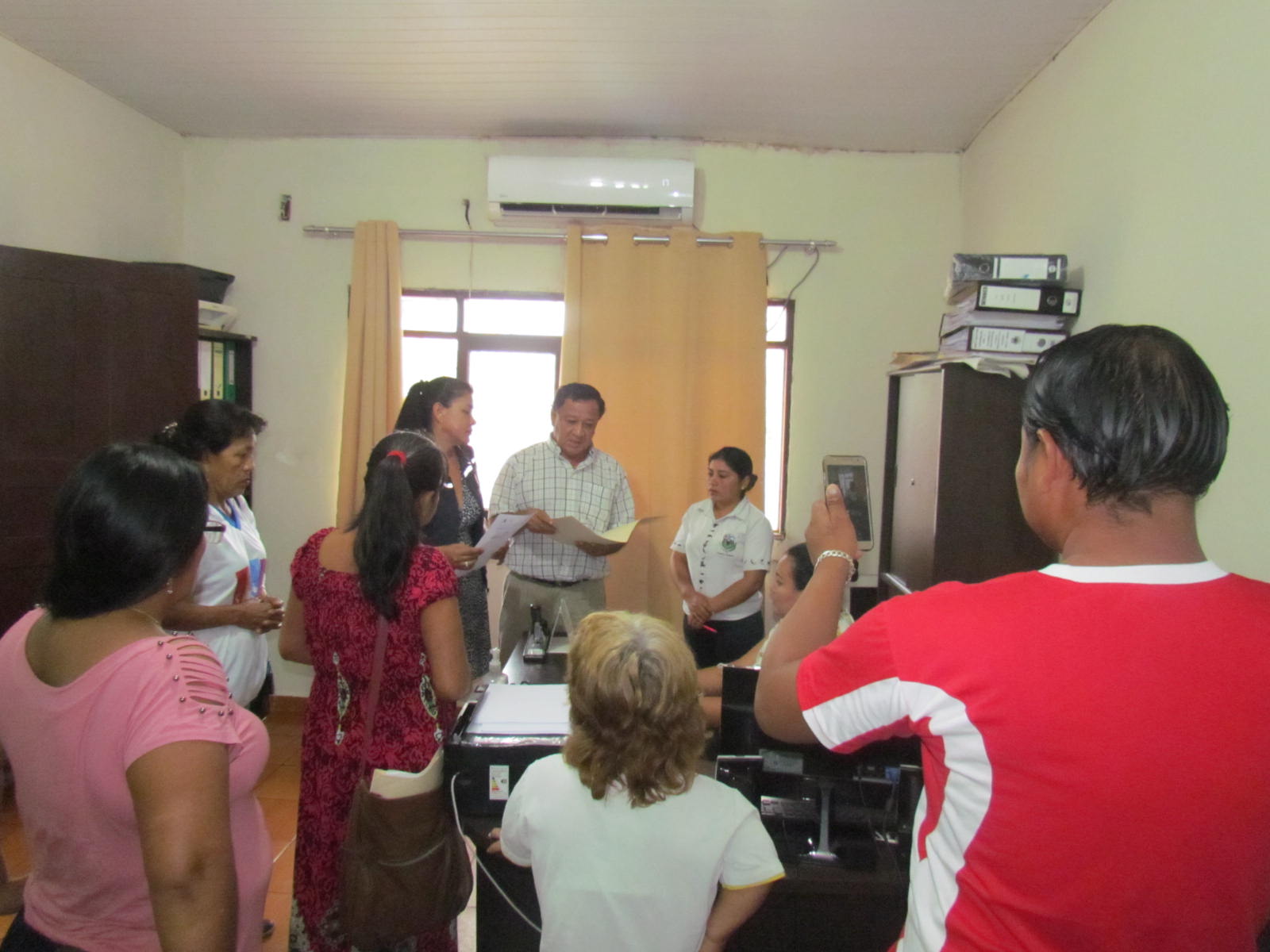 EN PUERTO SUAREZ DEFENSORIA DEL PUEBLO JUNTO A LA ASOCIACIÓN DE PERSONAS CON DISCAPACIDAD PRESENTAN PROYECTO DE LEY MUNICIPAL