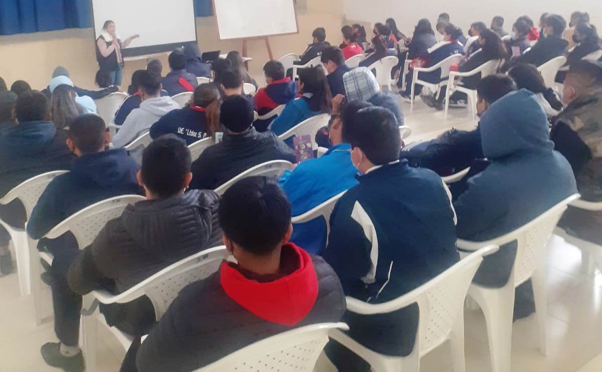 EN YACUIBA, DEFENSORÍA DEL PUEBLO REALIZA TALLER DE PREVENCIÓN DE TRATA DE PERSONAS Y TRÁFICO ILÍCITO DE MIGRANTES  CON ESTUDIANTES DE SECUNDARIA