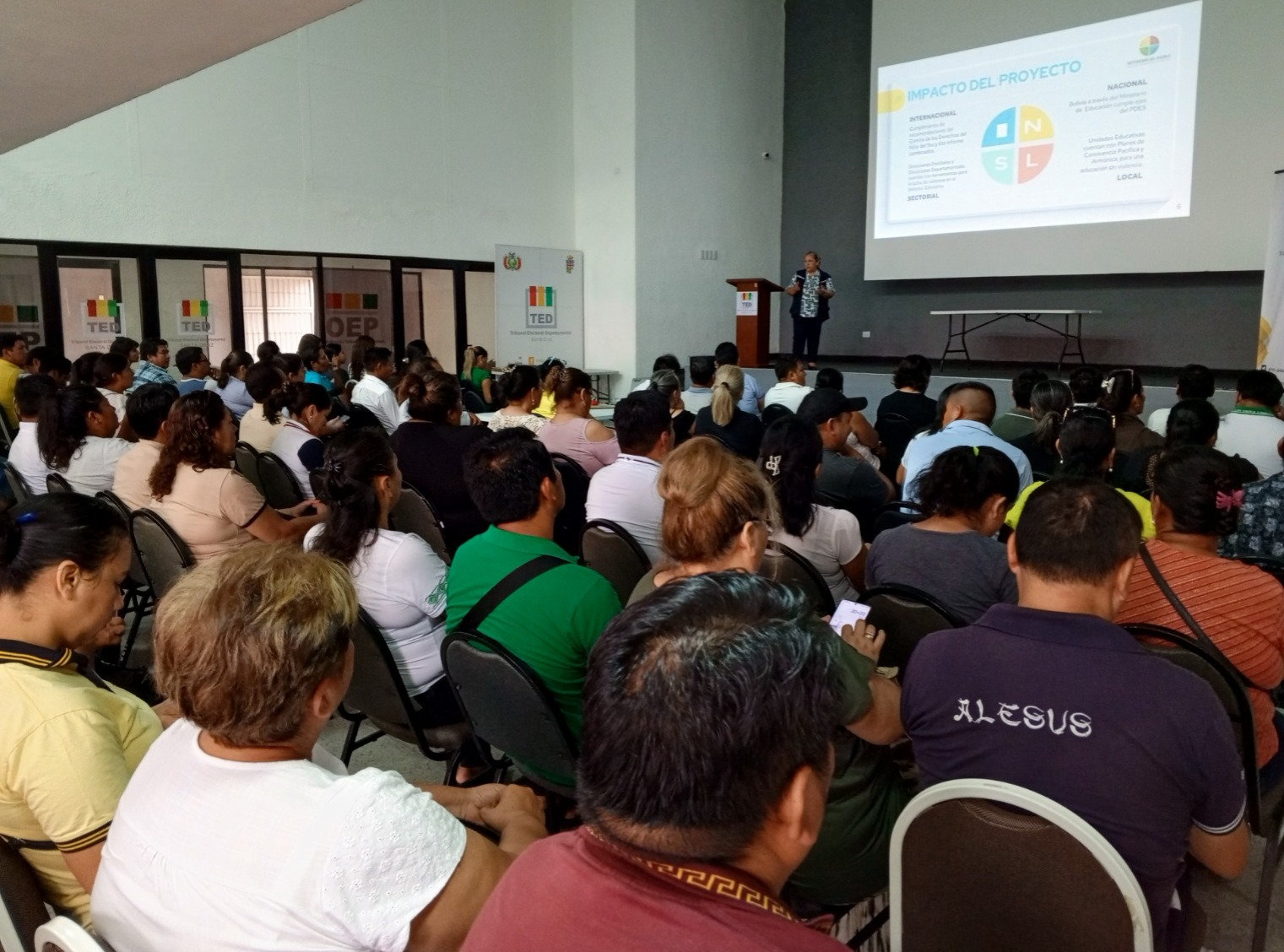 FINALIZA ETAPA DE CAPACITACIÓN A MAESTROS Y MAESTRAS RELACIONADA A LA ELECCIÓN DEL DEFENSORA Y DEFENSOR ESTUDIANTIL EN UNIDADES EDUCATIVAS DE SANTA CRUZ