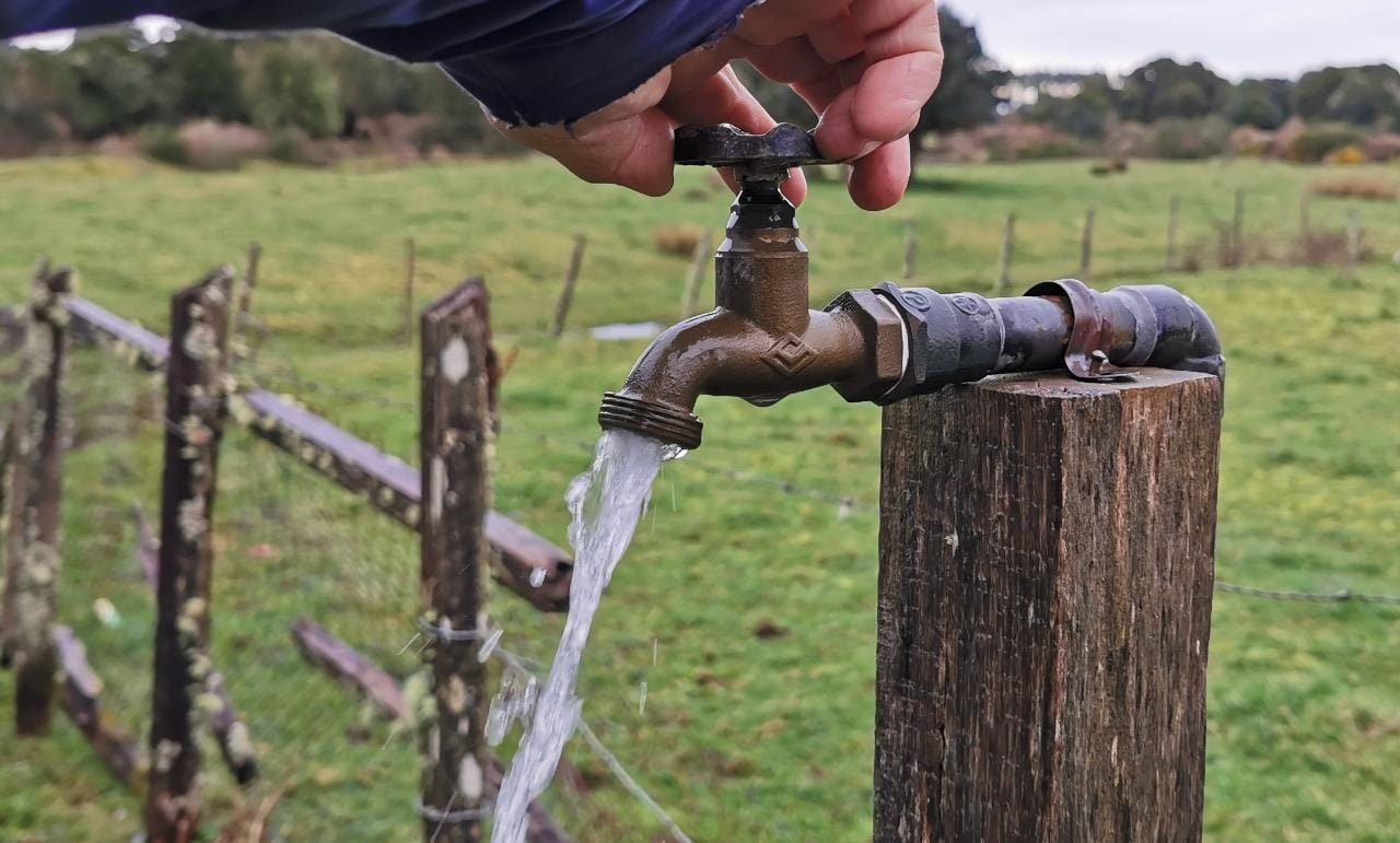 DEFENSORÍA DEL PUEBLO INTERVIENE PARA QUE RESTITUYAN EL SERVICIO DE ACCESO AL AGUA DE UNA CIUDADANA DE LA COMUNIDAD SAIPURU DE LA GAIOC DE CHARAGUA IYAMBAE