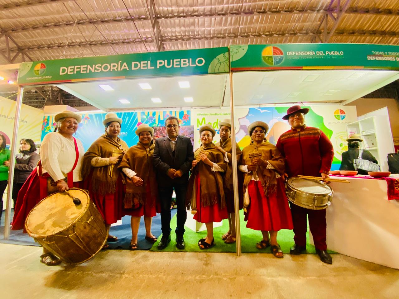 Defensoría del Pueblo difunde los derechos de la Madre Tierra y prevención de las violencias en la 28° Feria del Libro