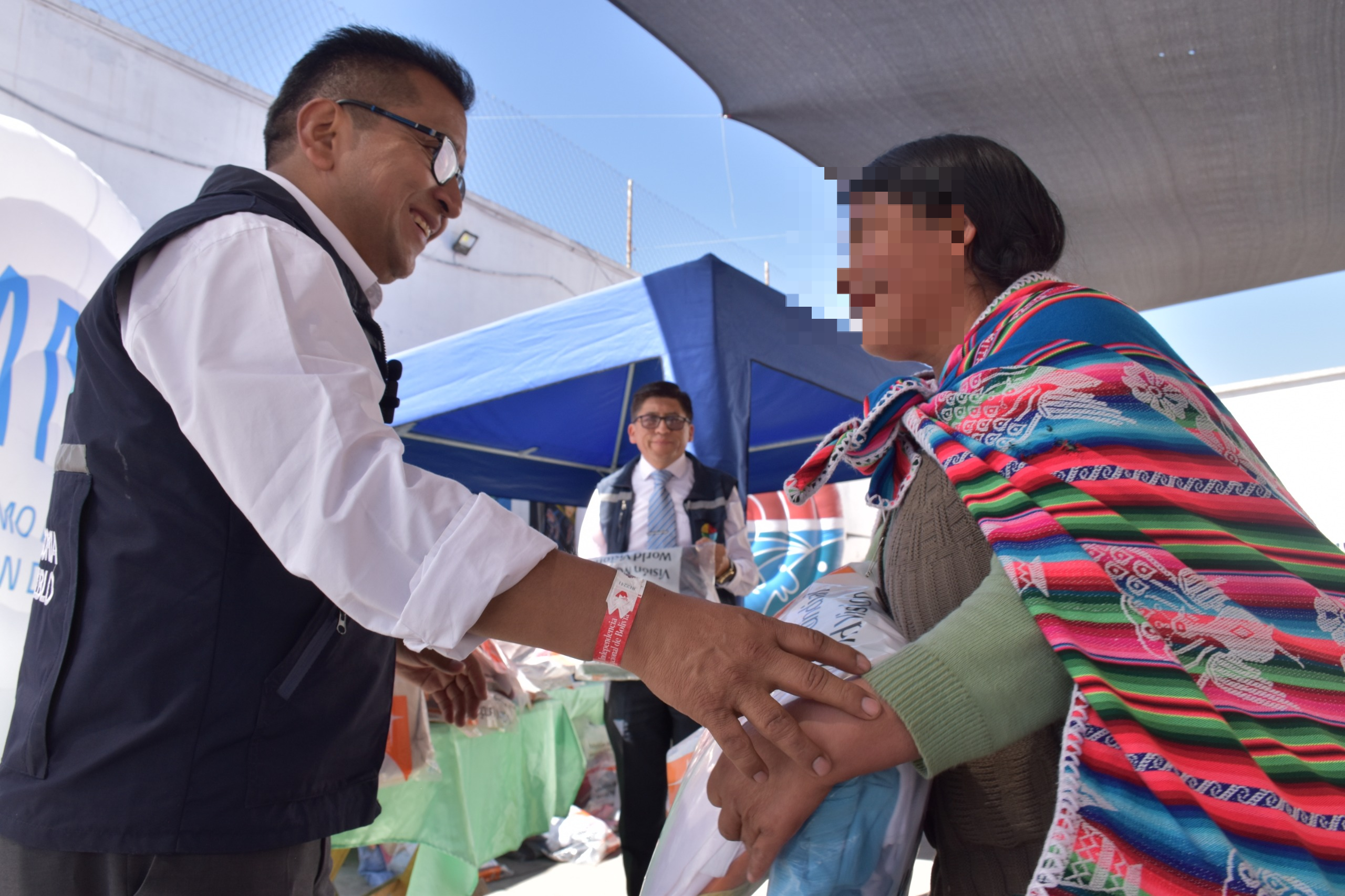 Mujeres privadas de libertad en penal de San Roque reciben kits de ropa y plantean demandas al Defensor del Pueblo