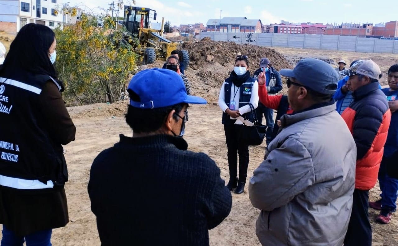 Defensoría del Pueblo garantiza el acceso al alcantarillado de vecinos del barrio San Pedro Claver de la ciudad de Sucre